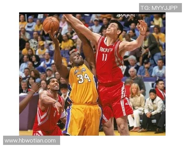 姚明鬼脸图文揭秘：篮球巨星背后的幽默与个性展现