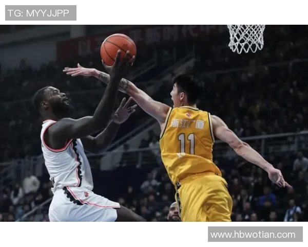 快船队客场不敌篮网队,遭遇连败:调整策略迫在眉睫 快船队客场不敌篮网队,遭遇连败:调整策略迫在眉睫