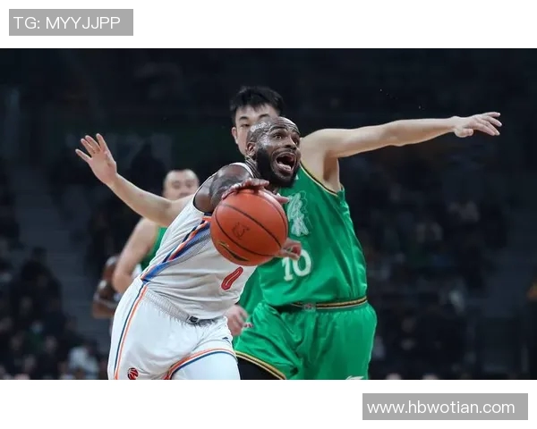 罗伯特-高登:CBA杀手级得分手,砍下30分助球队获胜